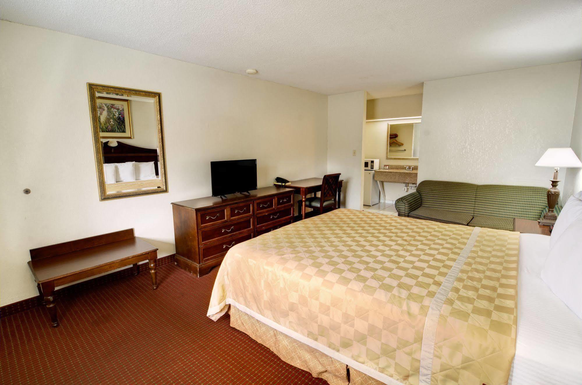 Key West Inn - Newport News Eksteriør bilde
