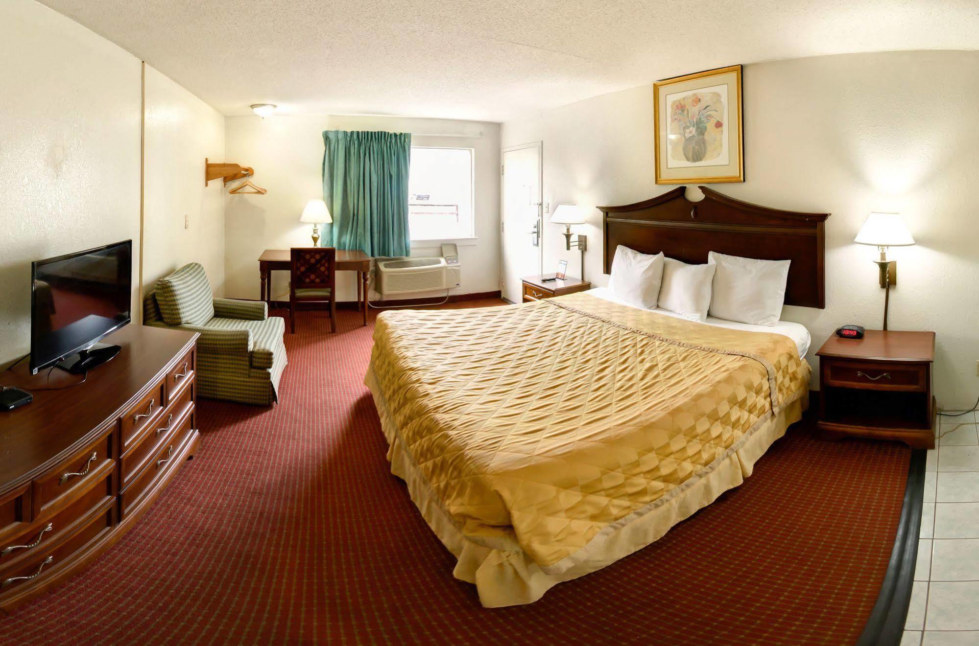 Key West Inn - Newport News Eksteriør bilde